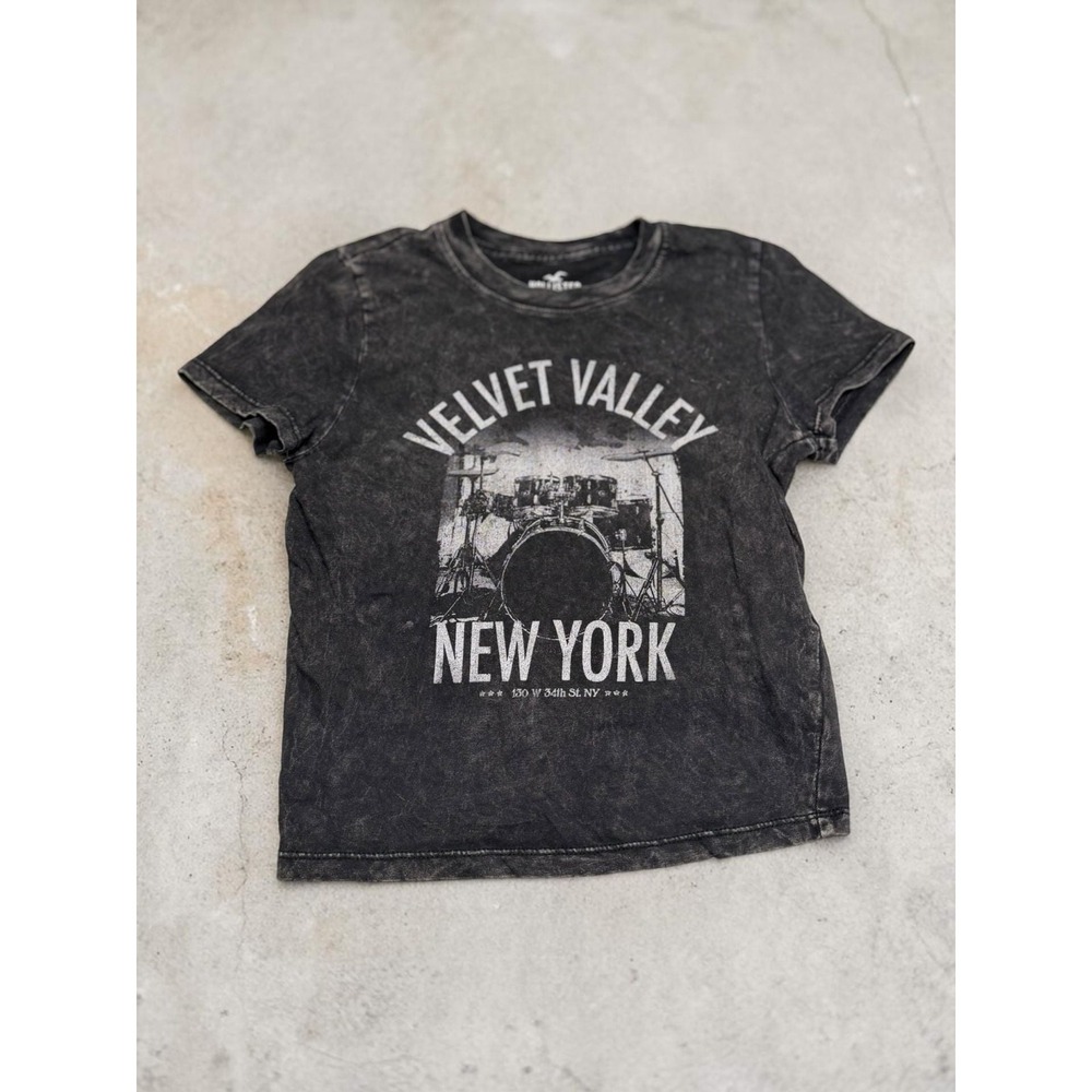Hollister Velvet Valley New York Graphic T-Shirt Size S‎